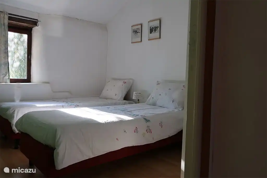 Schlafzimmer im 1. Stock Betten von 2 m um 0,80. Betten können auch zusammen gestellt werden