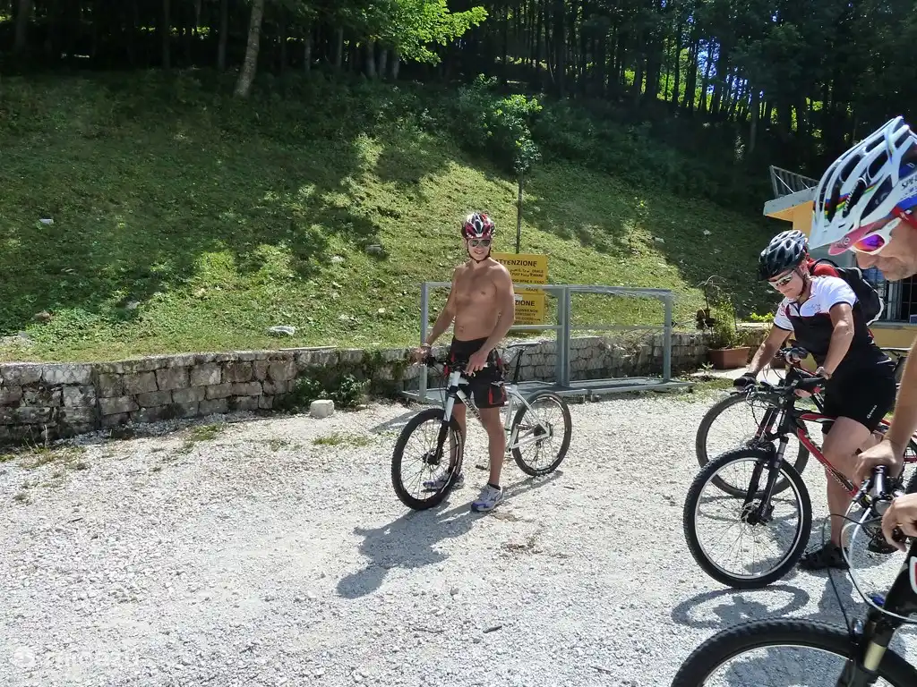 Mountainbiken ist sicherlich eine der Möglichkeiten. Wir können Ihr Fahrrad reservieren
