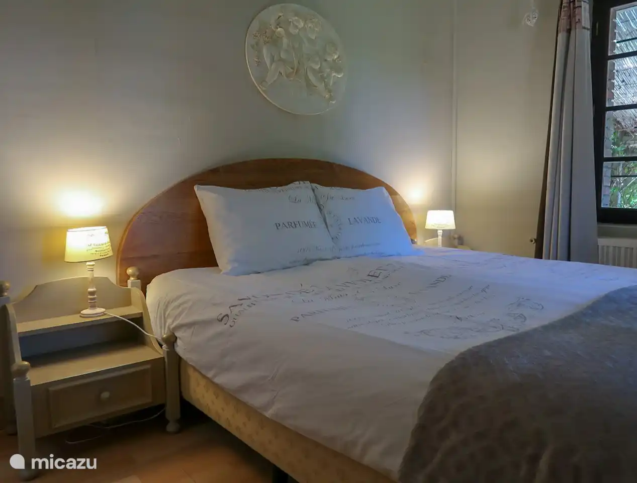 Schlafzimmer mit Betten von 2 x 2 m x 0,90 (Kingsize)