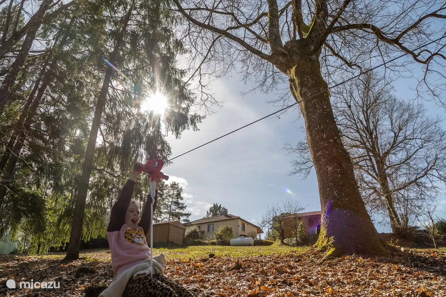 30 Meter lange Seilbahn im hinteren Teil des Gartens