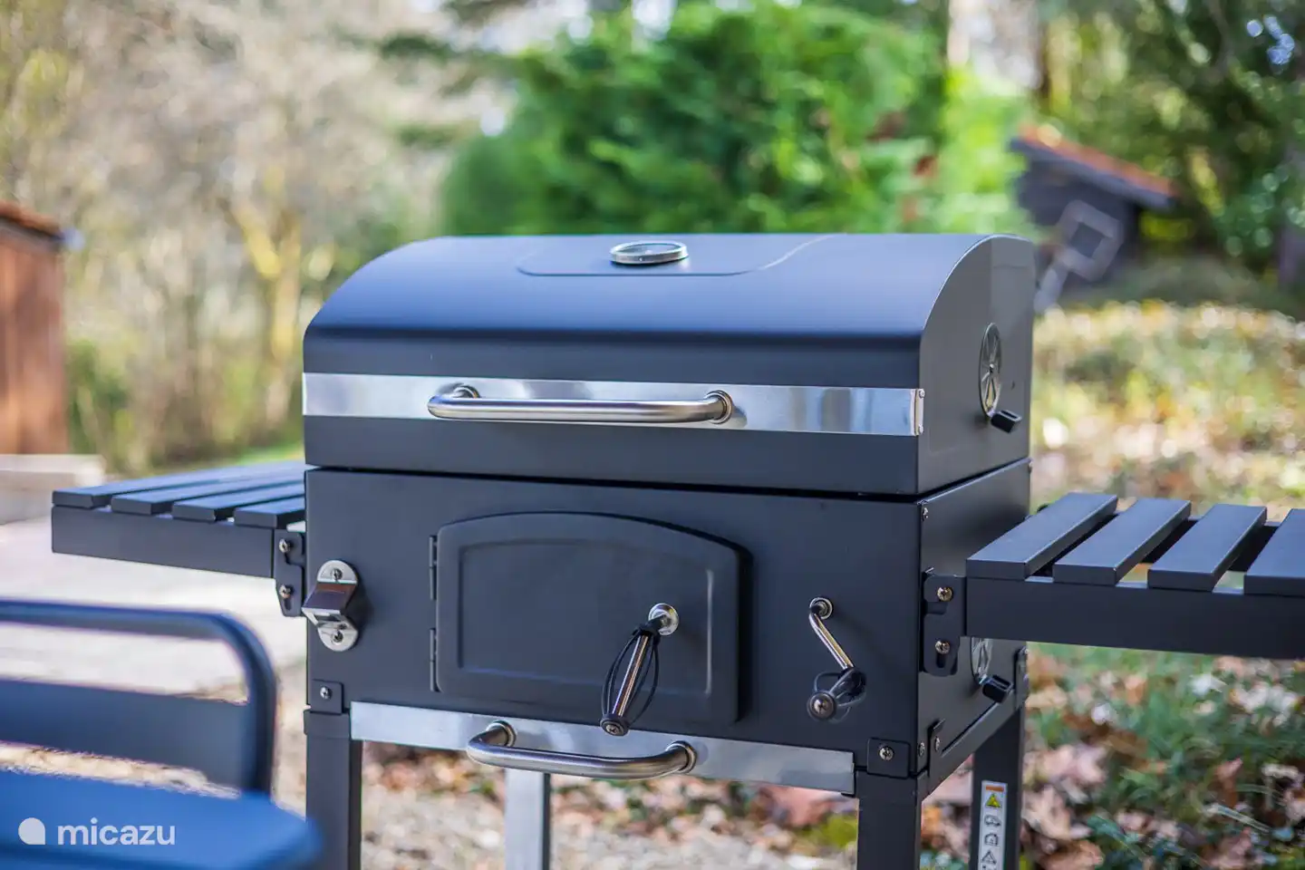 Amerikanischer Holzkohlegrill