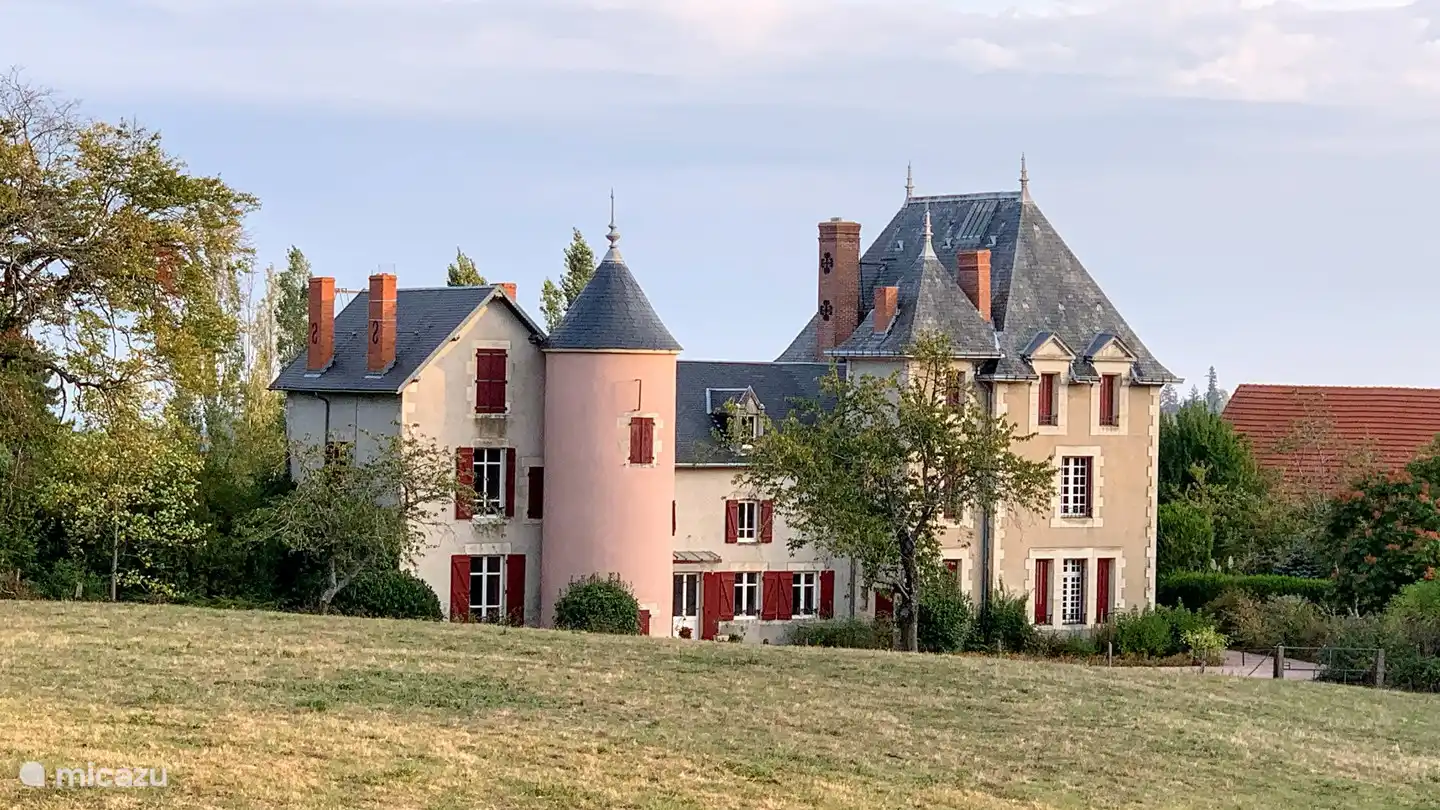 casa de campo / castillo, La Celle, Allier, Francia - Castillo de la Combe