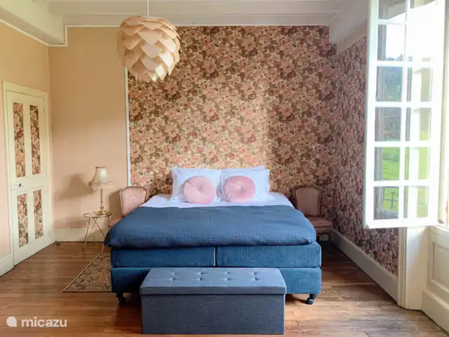 Château de la Combe huren in Frankrijk, Allier, La Celle - landhuis / kasteel Suite des roses met supercomfortabel kingszize hotelbed