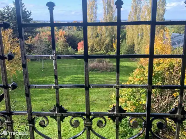 Château de la Combe huren in Frankrijk, Allier, La Celle - landhuis / kasteel Uitzicht vanuit de japanse kamer