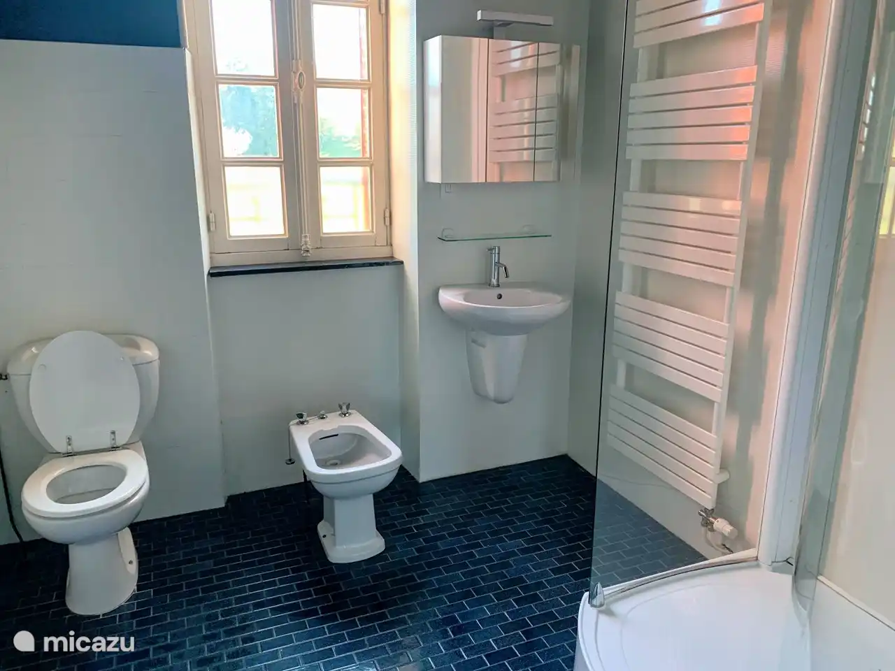 Segundo ba&#241;o en el primer piso