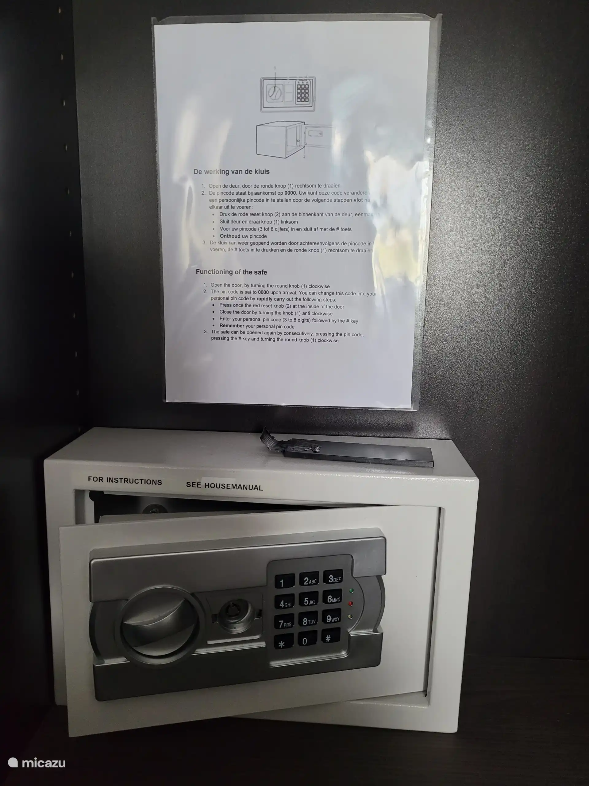 Dans la lingerie fine, dans la chambre principale, le coffre-fort pour vos objets de valeur