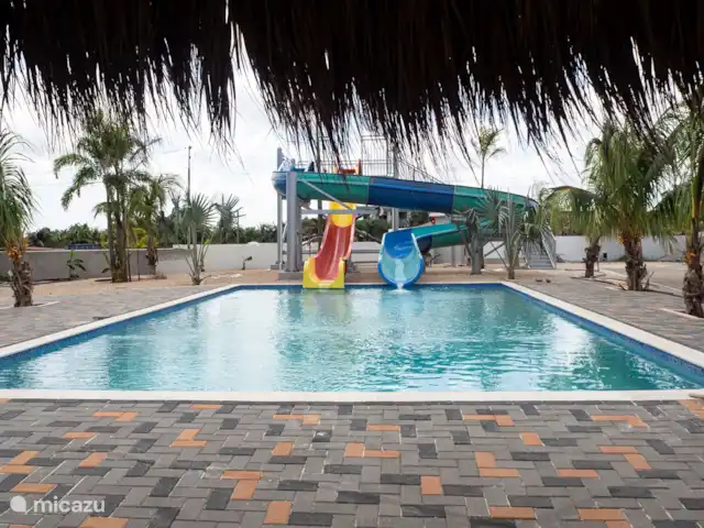 Location de Vacances Curaçao, Curaçao-Centre, Santa Maria, bungalow - Bungalow La Villetta Curaçao la 2ème piscine avec les toboggans