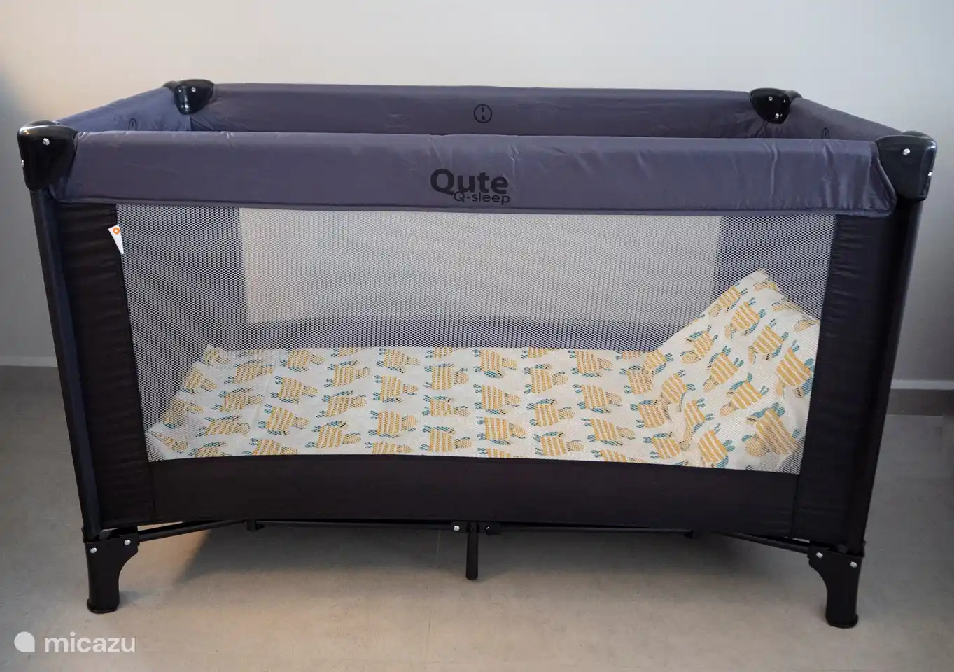 Bébé peut dormir sur ses deux oreilles