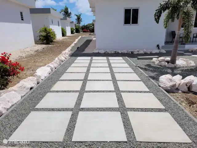 Location de Vacances Curaçao, Curaçao-Centre, Santa Maria, bungalow - Bungalow La Villetta Curaçao L’allée pour votre voiture