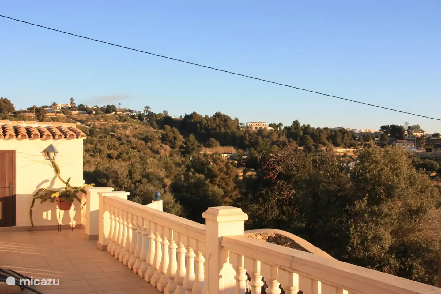 Dachterrasse mit Sonnenliegen