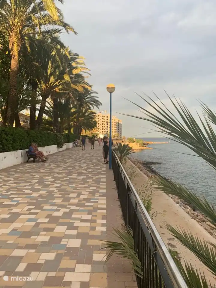 Boulevard Playa Punta Prima a 5 minutos 