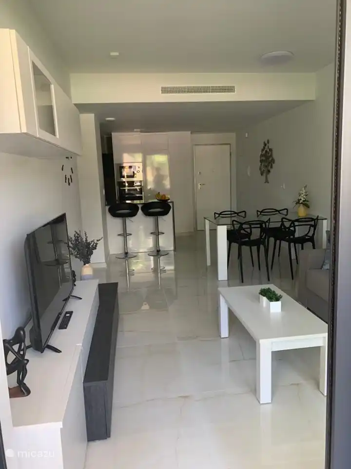 Sala de estar y cocina 