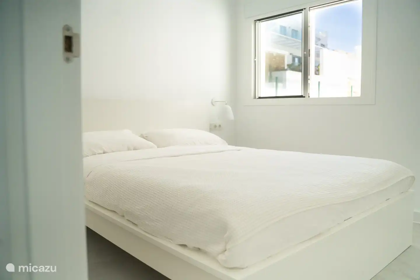 Bedroom + bathroom + roller shutter