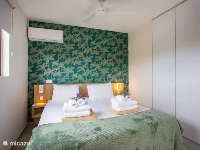 Jan Sofat LUX A09, rez-de-chaussée | Curaçao, Banda Ariba (est), Jan Sofat - appartement Chambre des maîtres avec a/c et salle de bain privée