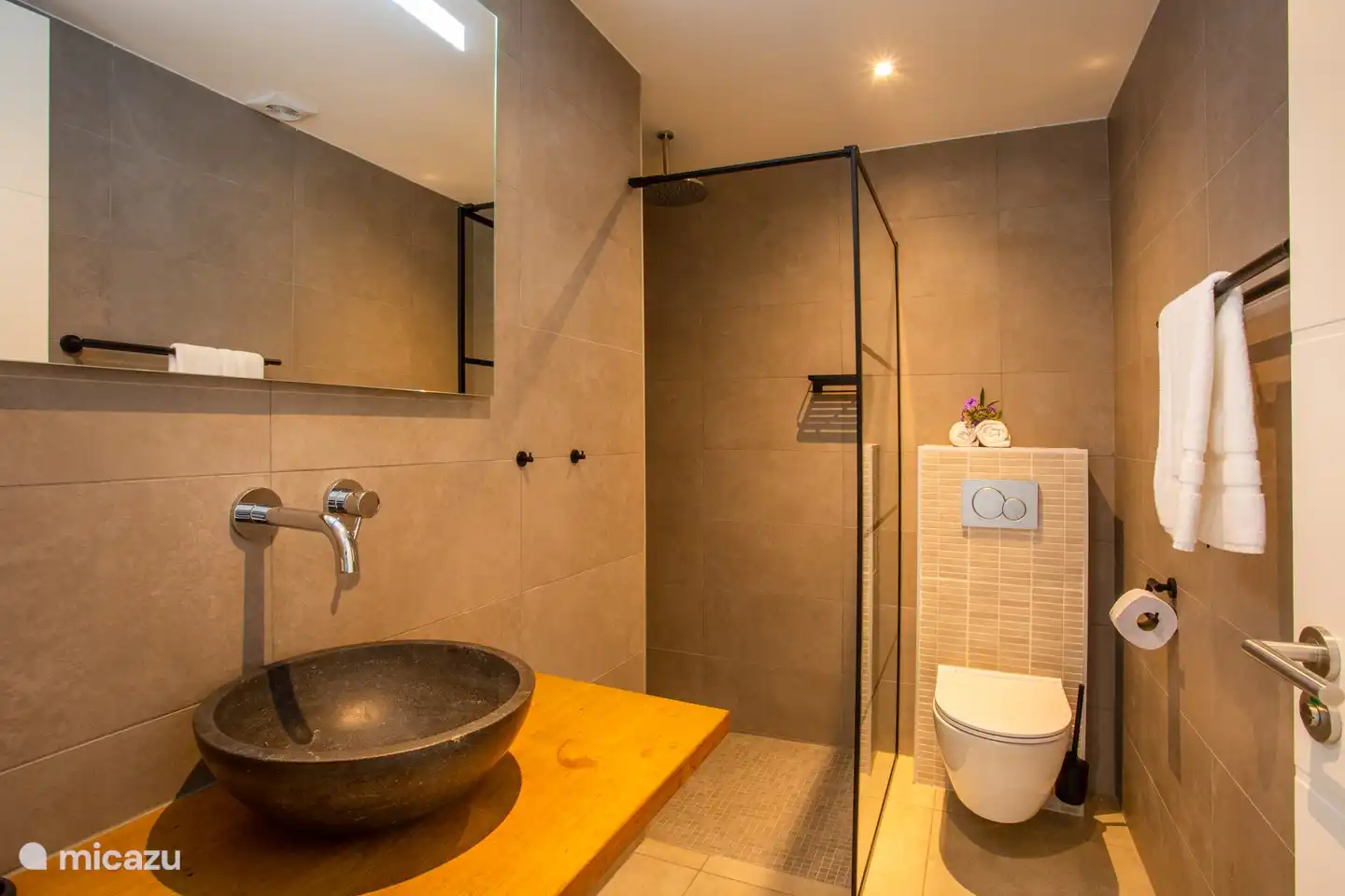 Badkamer master slaapkamer