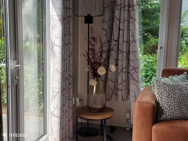 Chalet Veluws Profitez | Pays-Bas, Gueldre, Beekbergen - chalet Vous pouvez allumer les projecteurs pour l'éclairage, mais vous pouvez également utiliser uniquement les lampes d'ambiance à intensité variable.