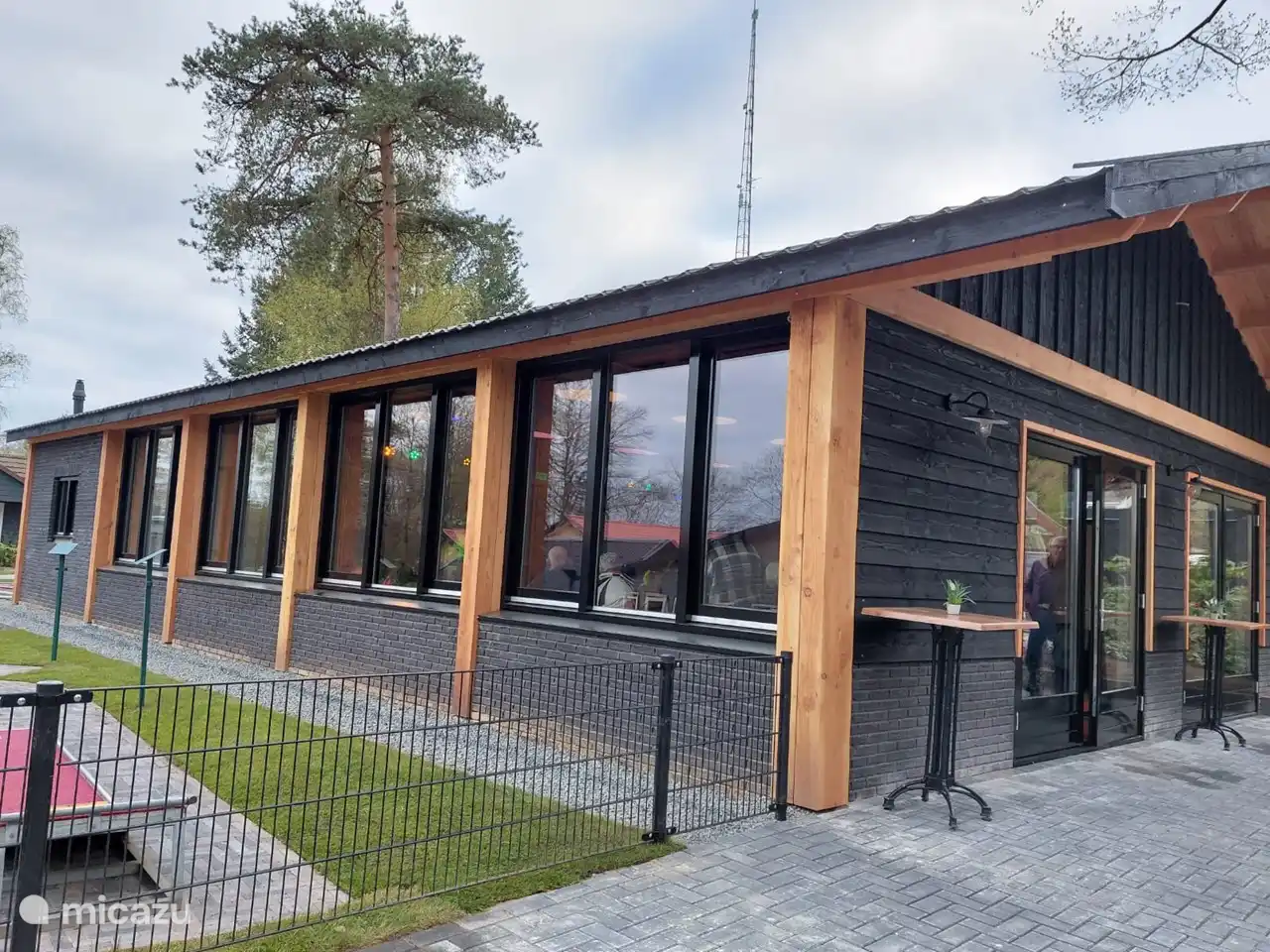 Das Theater, in dem das begeisterte Animationsteam verschiedene Aktivitäten organisiert.