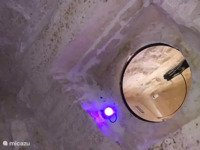 apartamento en Italia, Apulia, Ostuni – Amarcord spa privado Ostuni Vista a la habitación desde el baño.