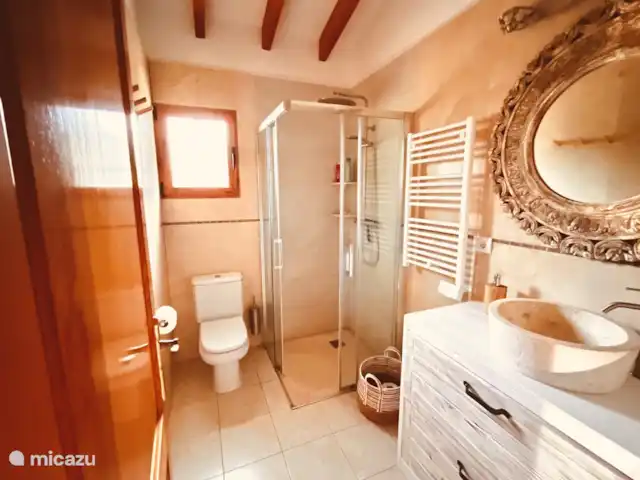 Luxury Lounge Villa Moraira Beach huren in Spanje, Costa Blanca, Moraira - villa Stijlvolle badkamers, 3 in totaal.