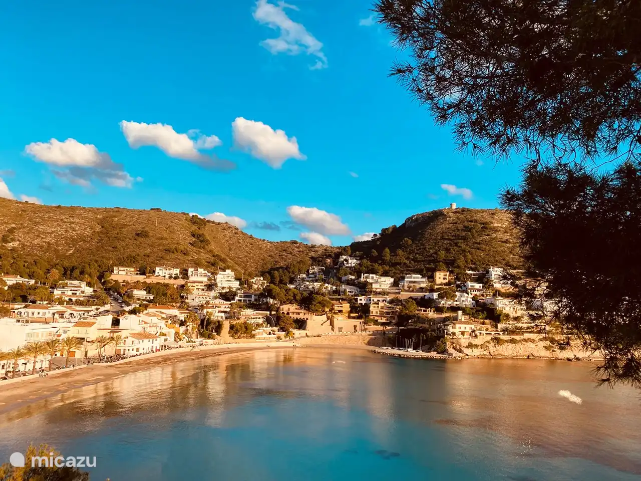 Der schönste Strand von Moraira El Portet ist zu Fuß erreichbar.