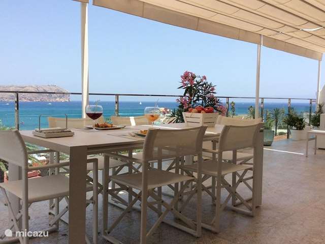 Holiday home in Spain, Costa Blanca, Javea apartment PENTHOUSE on Arenal Beach Frontline