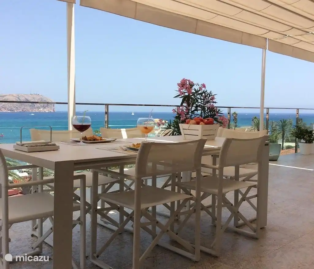 PENTHOUSE AAN  HET STRAND