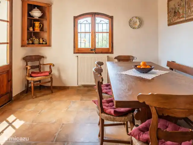 villa huren in Spanje, Costa Brava, Calonge – Mas Toi binnen eetkamer