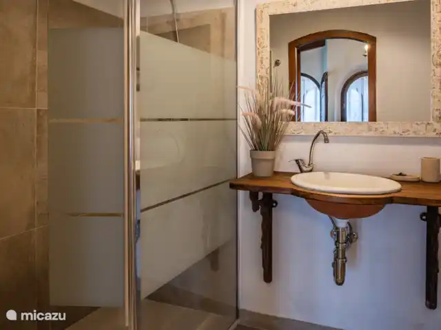 villa huren in Spanje, Costa Brava, Calonge – Mas Toi hoofdslaapkamer badkamer