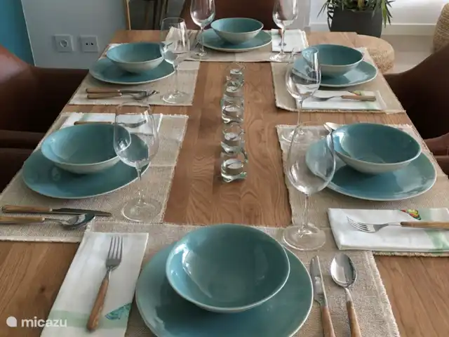 Appartement Mijas-3 chambres | Espagne, Costa del Sol, La Cala de Mijas - appartement Le temps d'un repas convivial, la belle vaisselle la rend encore plus attrayante.