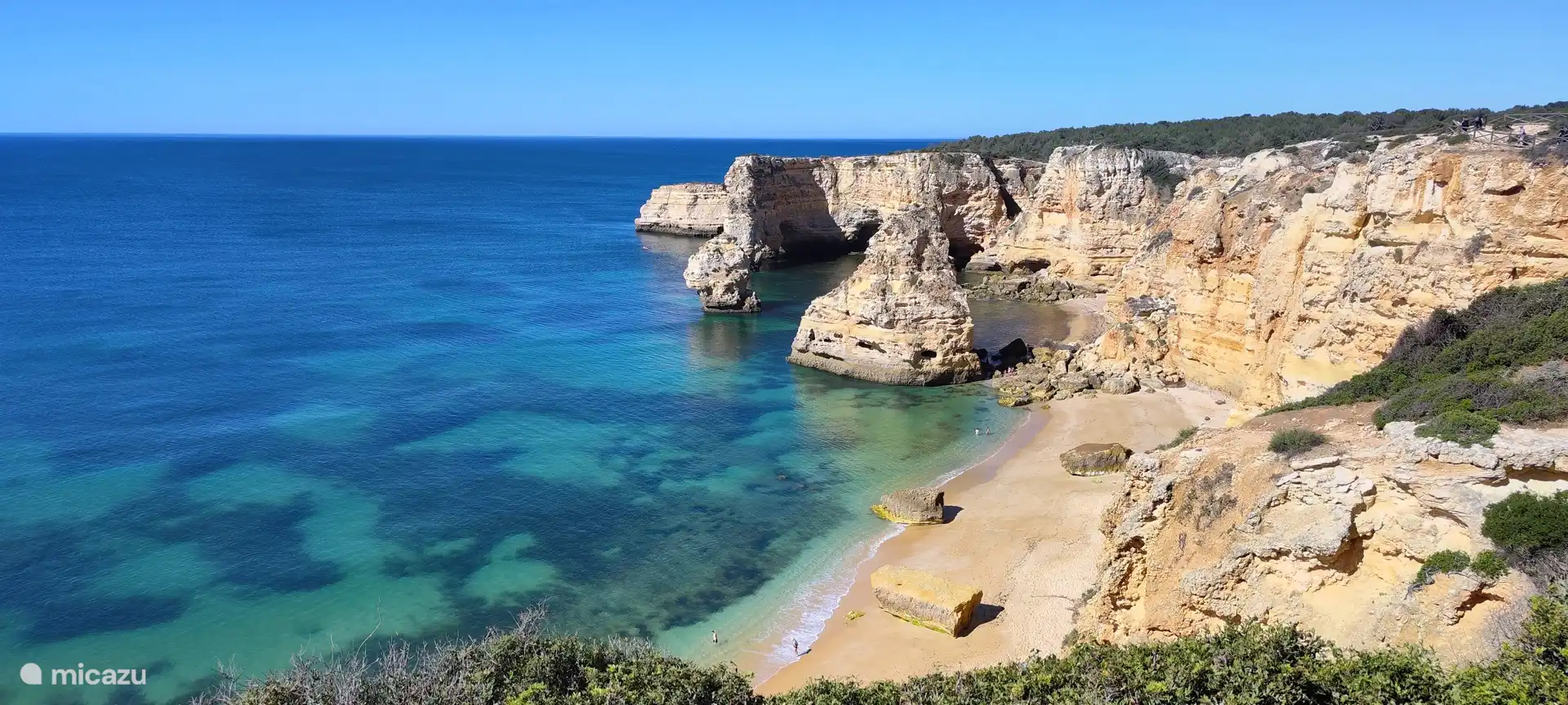 Op 5 min lopen is Praia da Marinha