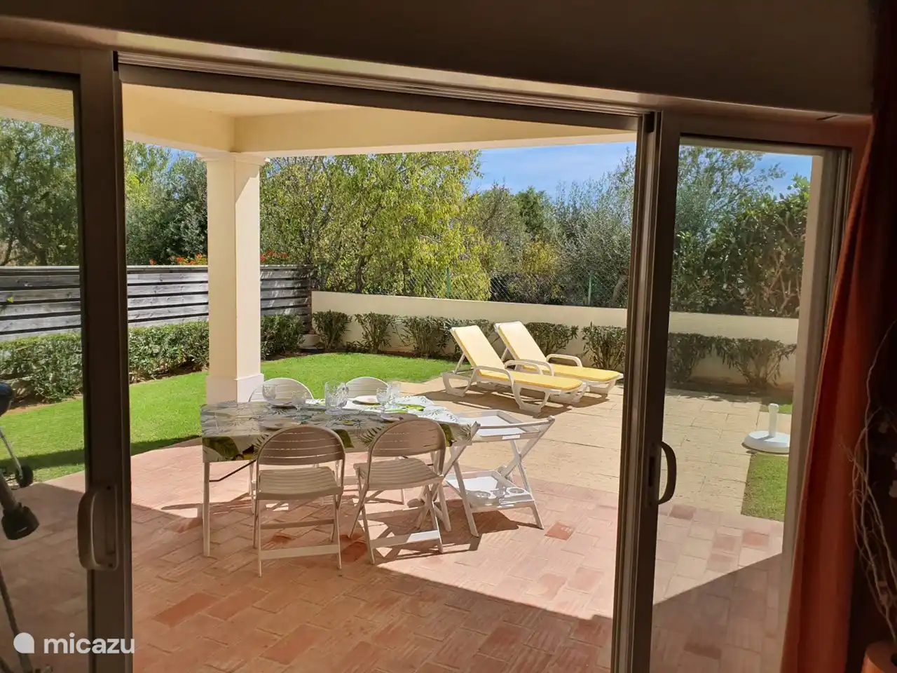 Het appartement ligt in een rustige omgeving met veel natuur eromheen.