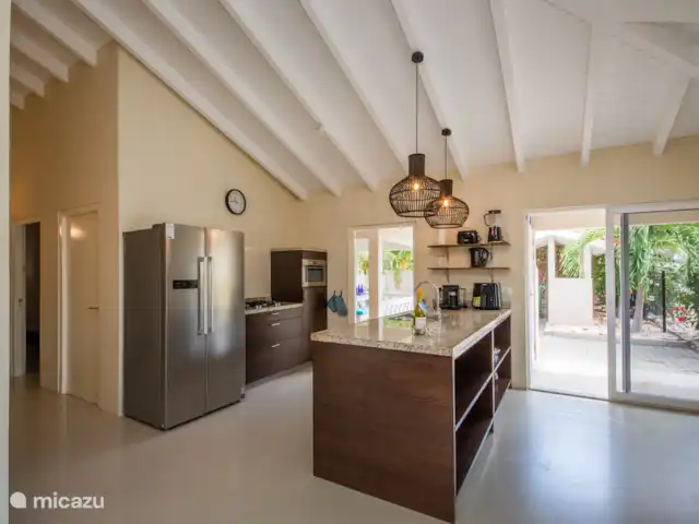 Location de Vacances Curaçao, Banda Ariba (est), Jan Thiel, villa - Villa Kaya Menta Cuisine spacieuse à aire ouverte