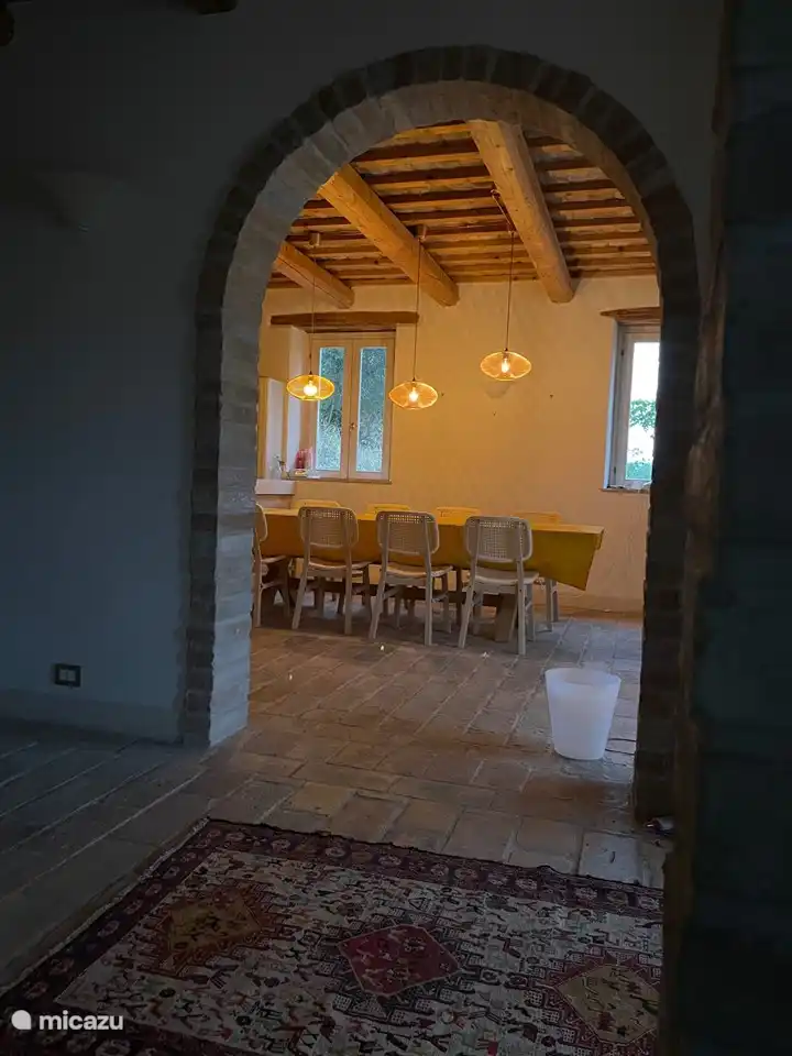 Blick vom Flur in die Küche