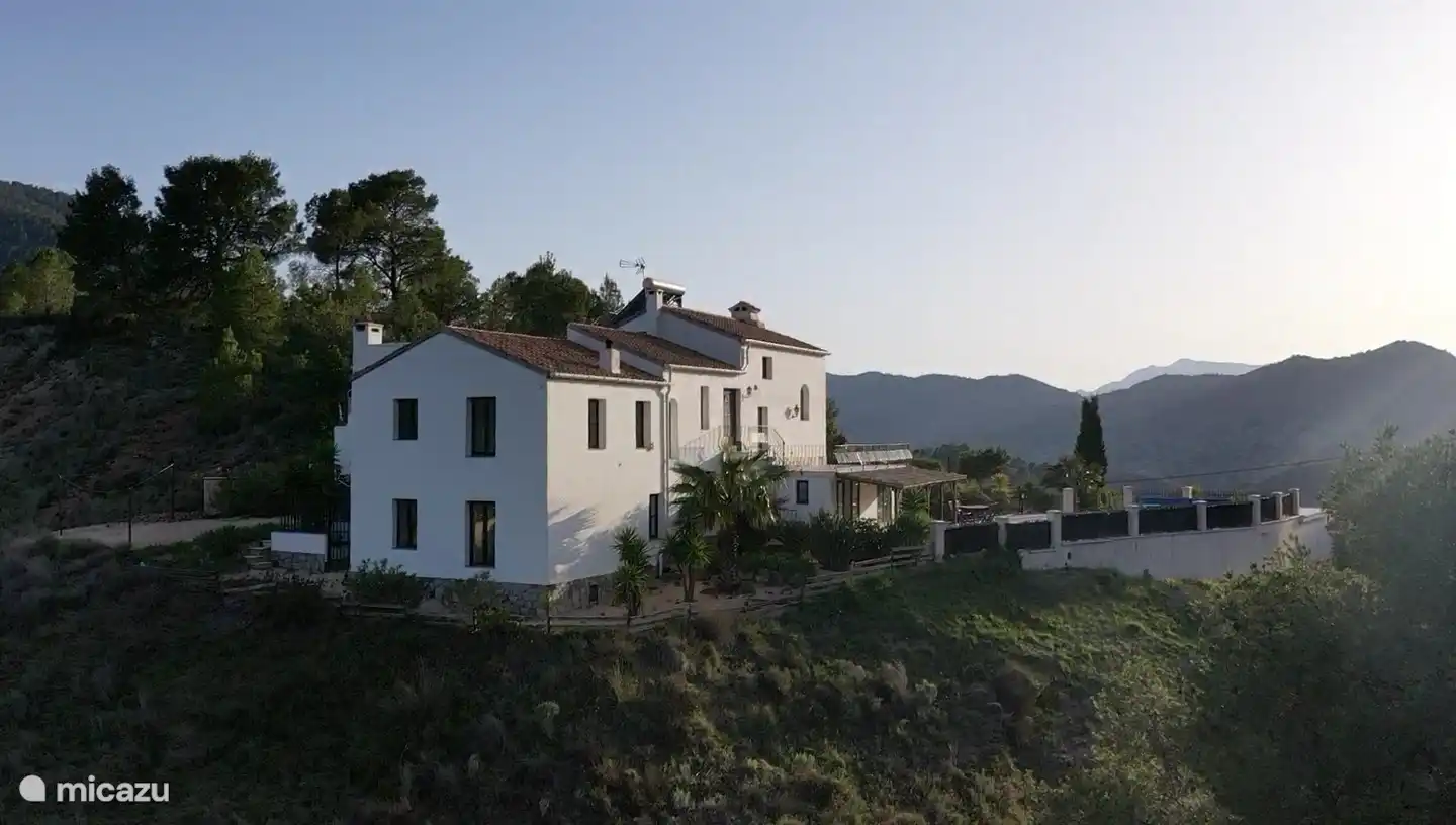 Casa Lukalalo al atardecer