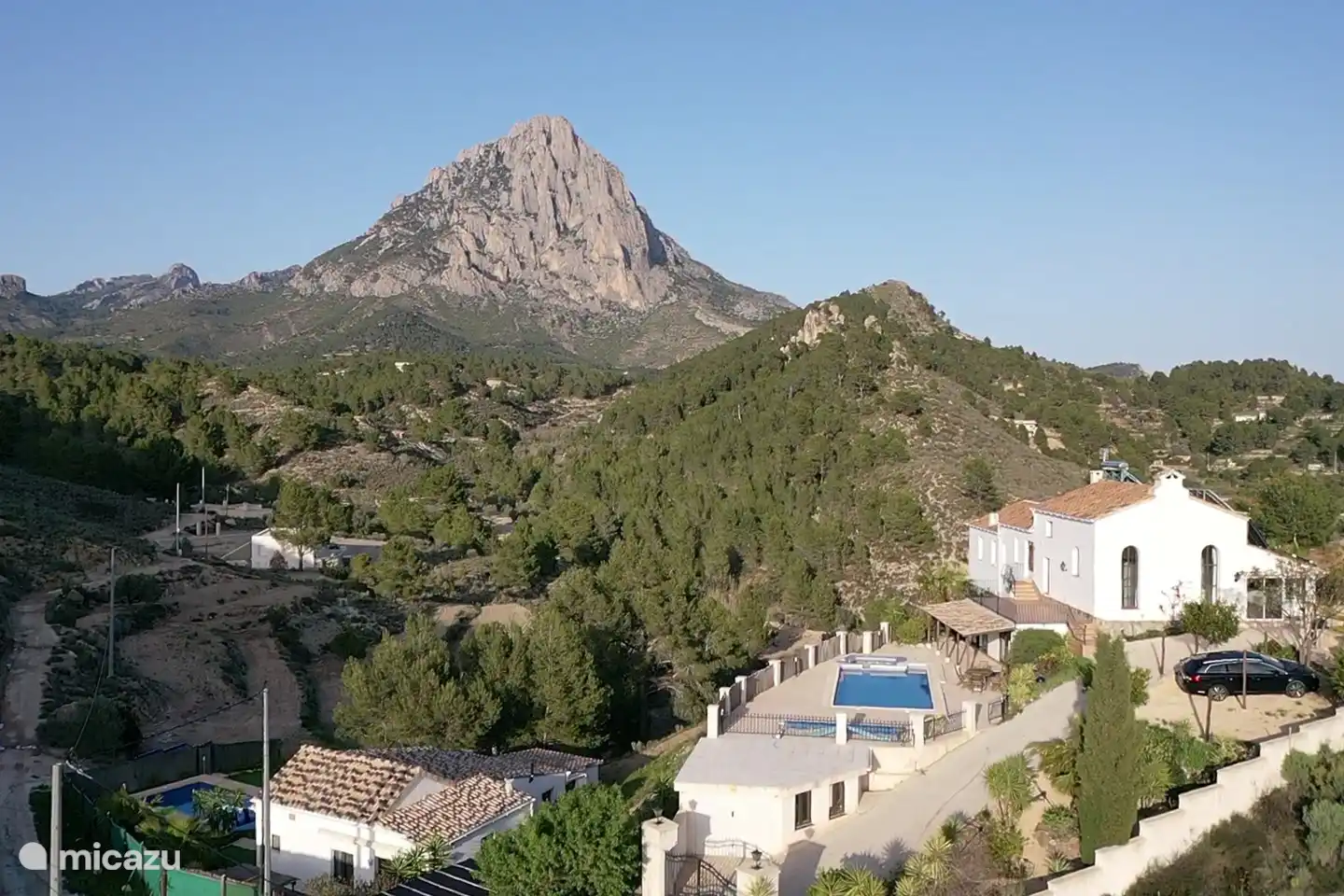 Casa Lukalalo con vistas al Puig Campana