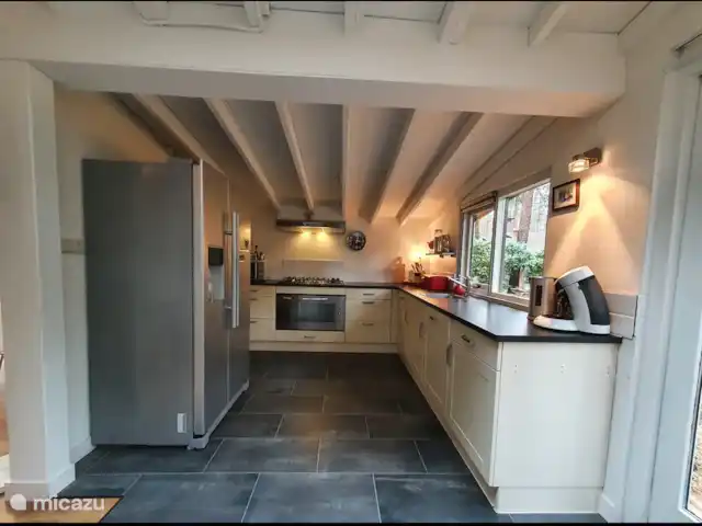 vakantiehuis huren in Nederland, Overijssel, Giethmen – Vakantiehuisje in Giethmen Keuken met allerhande apparatuur.