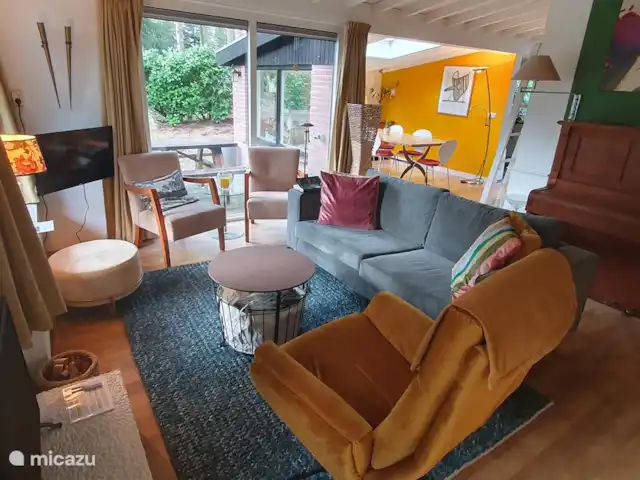 vakantiehuis huren in Nederland, Overijssel, Giethmen – Vakantiehuisje in Giethmen Zitkamer met zicht op eetkamer