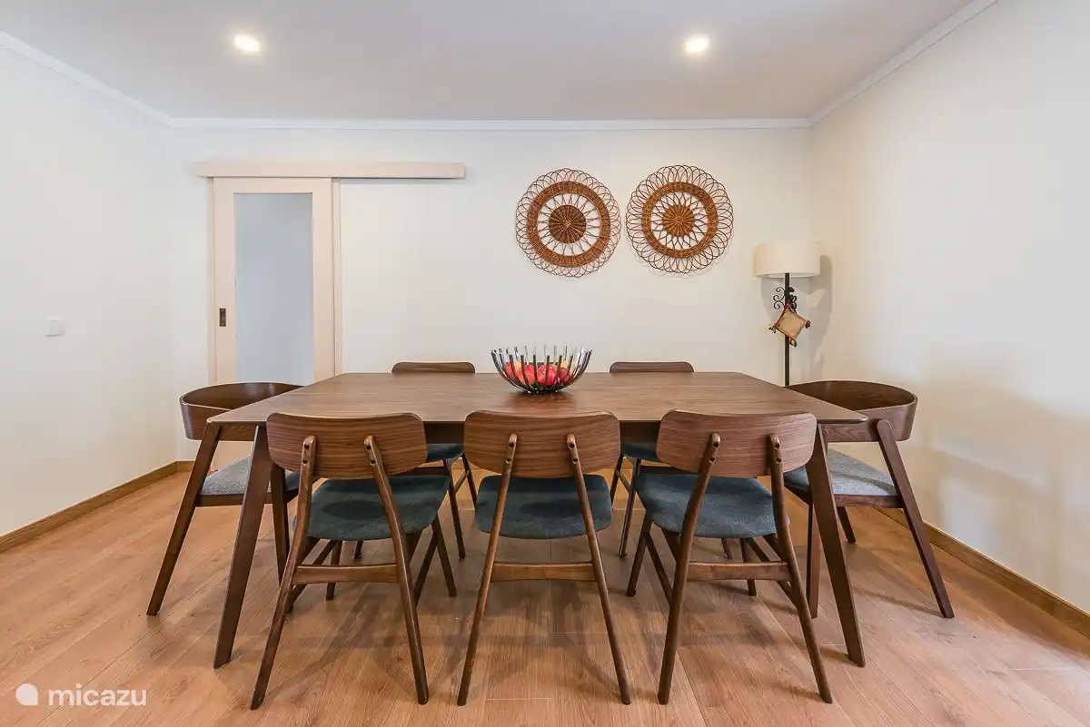 Esstisch im Wohnzimmer 1