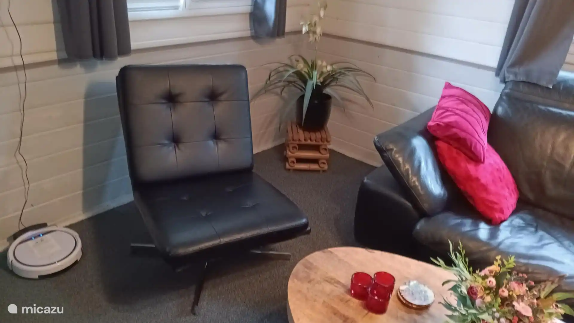 Vous pouvez également regarder la télévision tranquillement avec ce fauteuil pivotant 