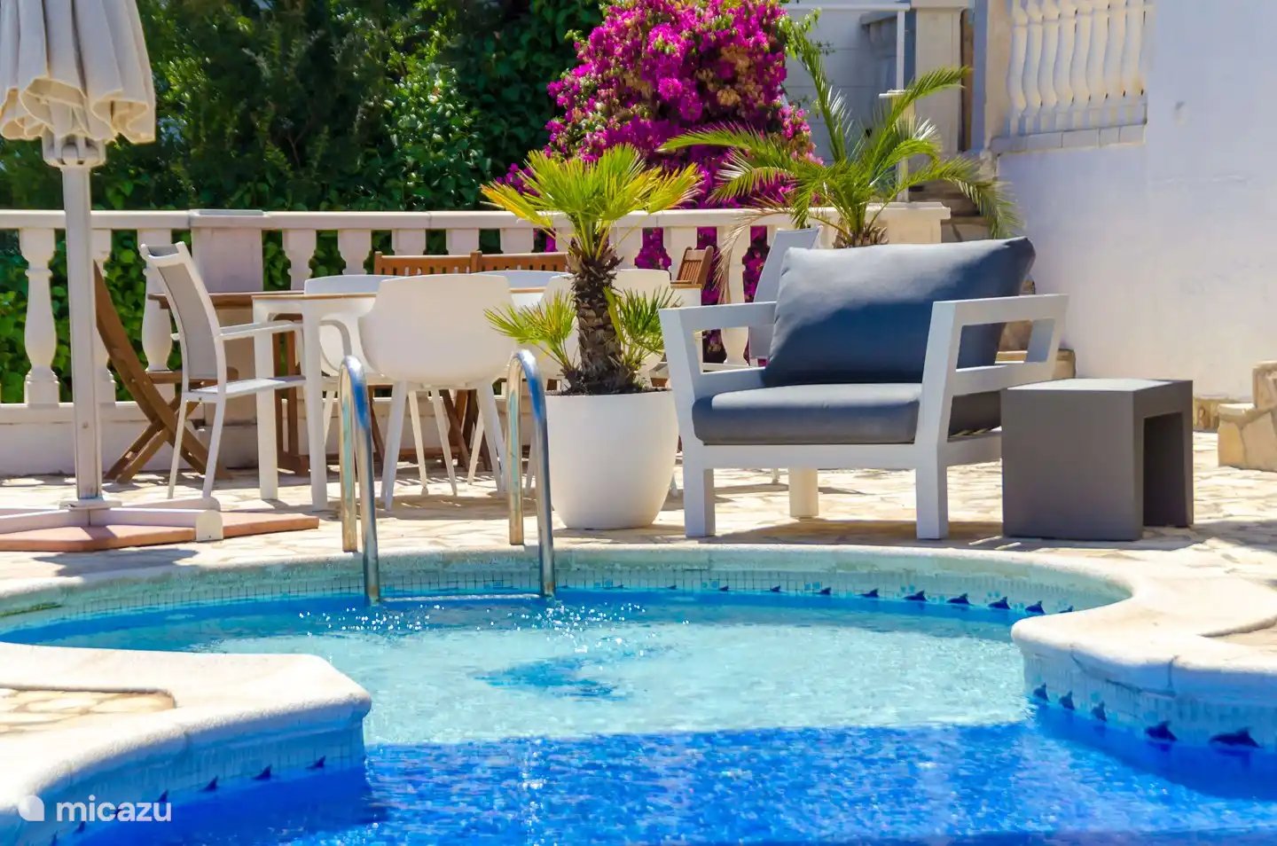 Dieser runde Teil des Pools ist flach und ideal für kleine Kinder