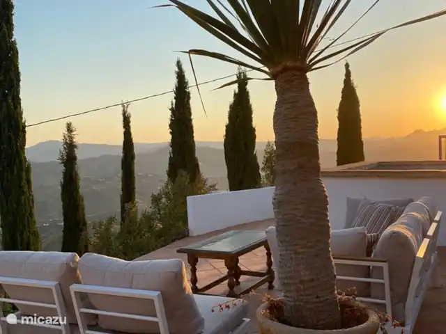 Maison Colorado | Espagne, Andalousie, Canillas de Aceituno - maison de vacances Ici, vous pouvez vous asseoir à l'ombre en été le matin et en hiver l'après-midi jusqu'au coucher du soleil sous le chaud soleil d'hiver