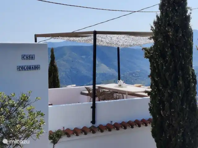 Maison Colorado | Espagne, Andalousie, Canillas de Aceituno - maison de vacances Profitez de la vue phénoménale et du vent rafraîchissant pendant les chauds mois d'été sur le toit-terrasse.