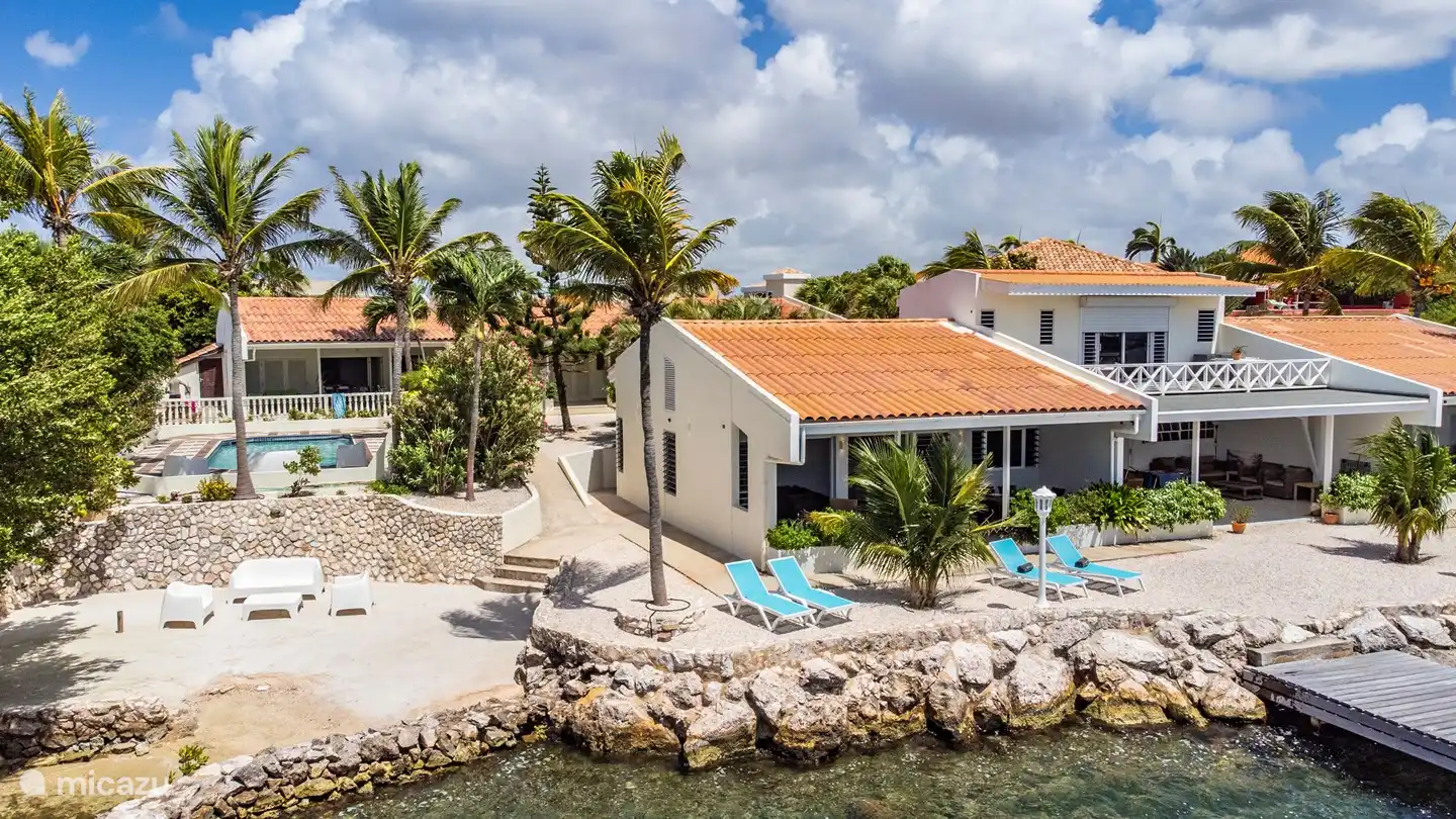 Unieke plek, met private beach