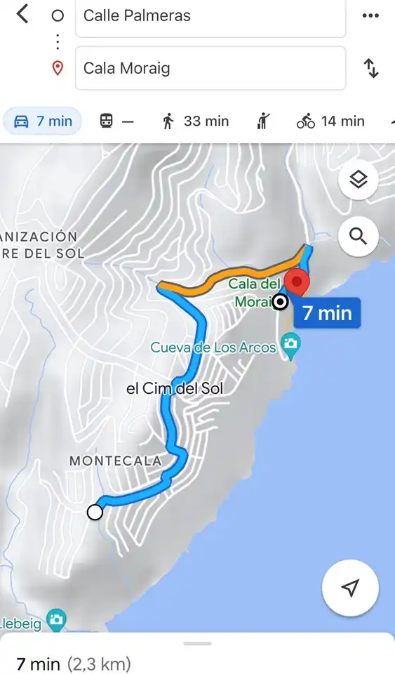 Desde el apartamento hay solo 7 minutos en coche hasta la playa de guijarros de Cala Moraig.