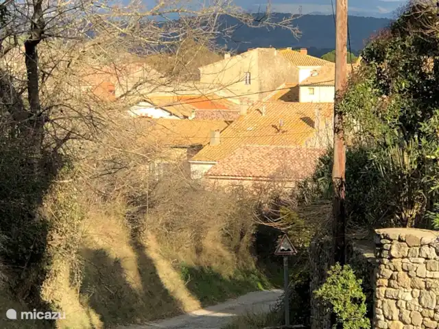 gîte / cottage huren in Frankrijk, Aude, Ginestas – Maison du Midi, appartement Inesta Uitzicht op Ginestas