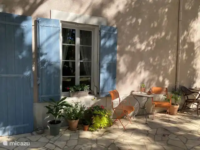 gîte / cottage huren in Frankrijk, Aude, Ginestas – Maison du Midi, appartement Inesta Tuin/zitjes