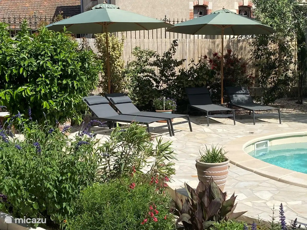 Sonnenterrasse am Pool