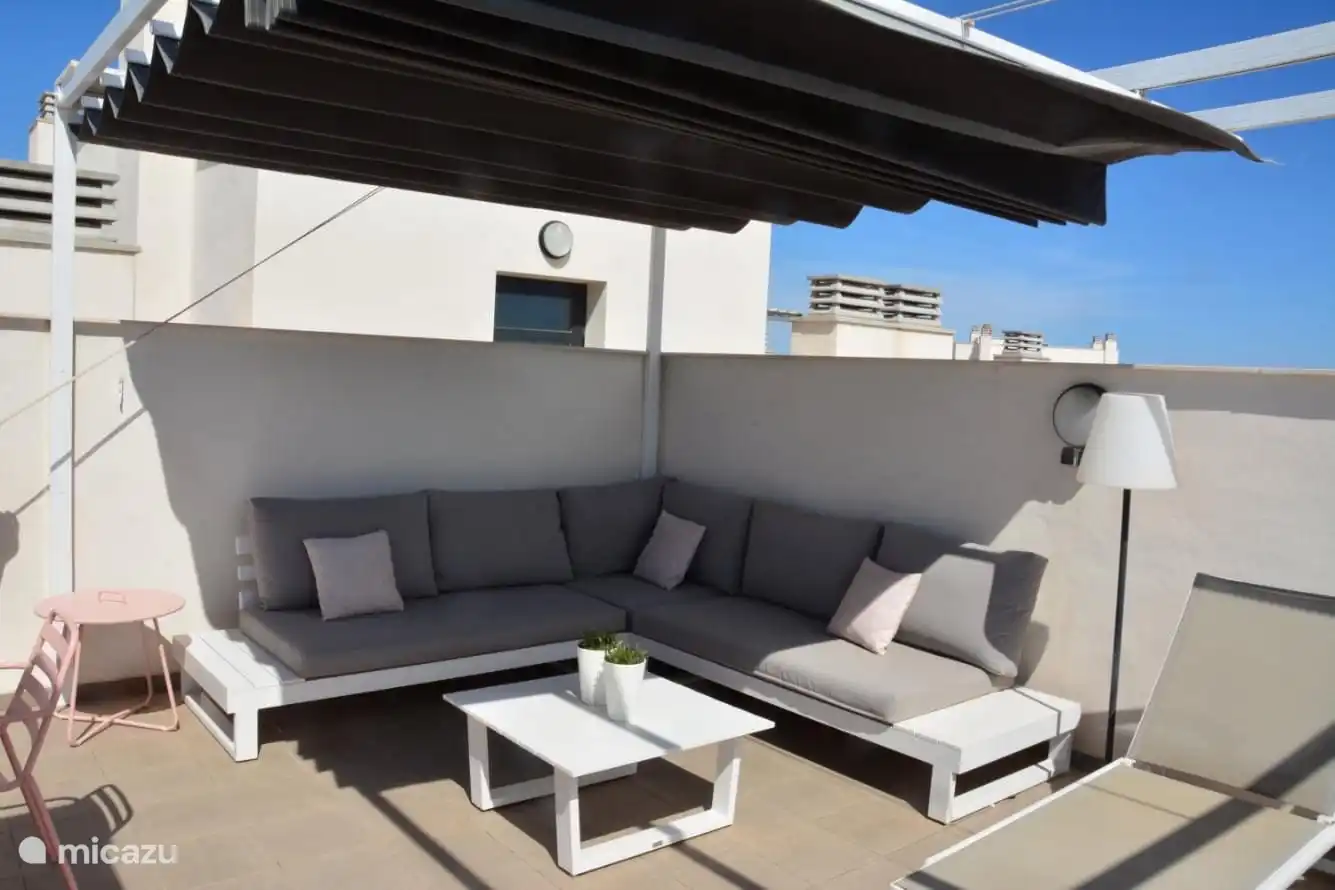 Private roof terrace with sun blinds