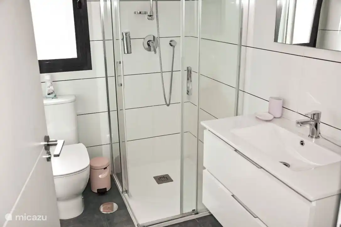 Second bathroom with underfloor heating