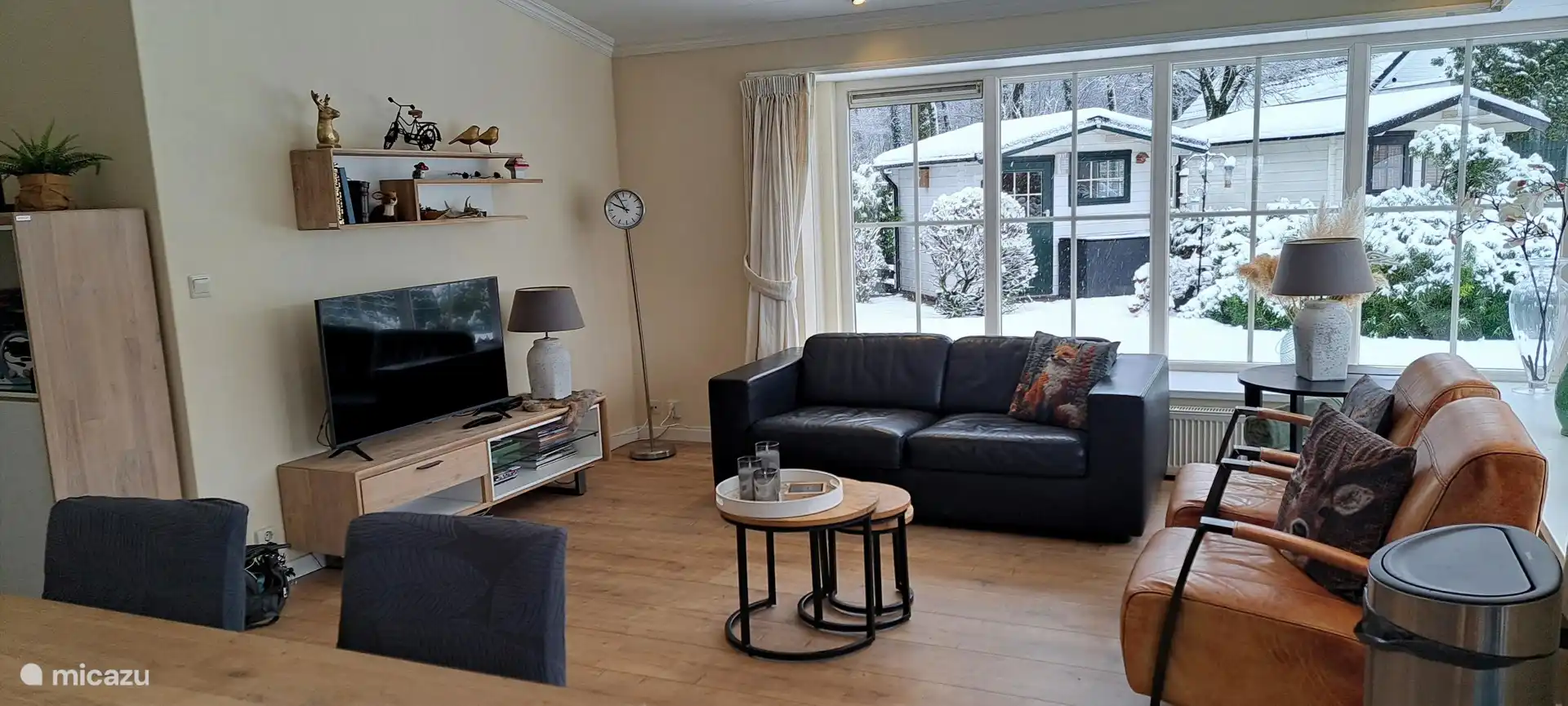 Woonkamer (januari) vanuit de keuken